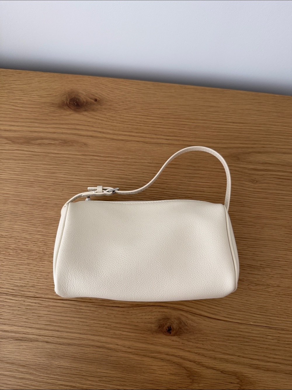 Cream 90s inspired purse